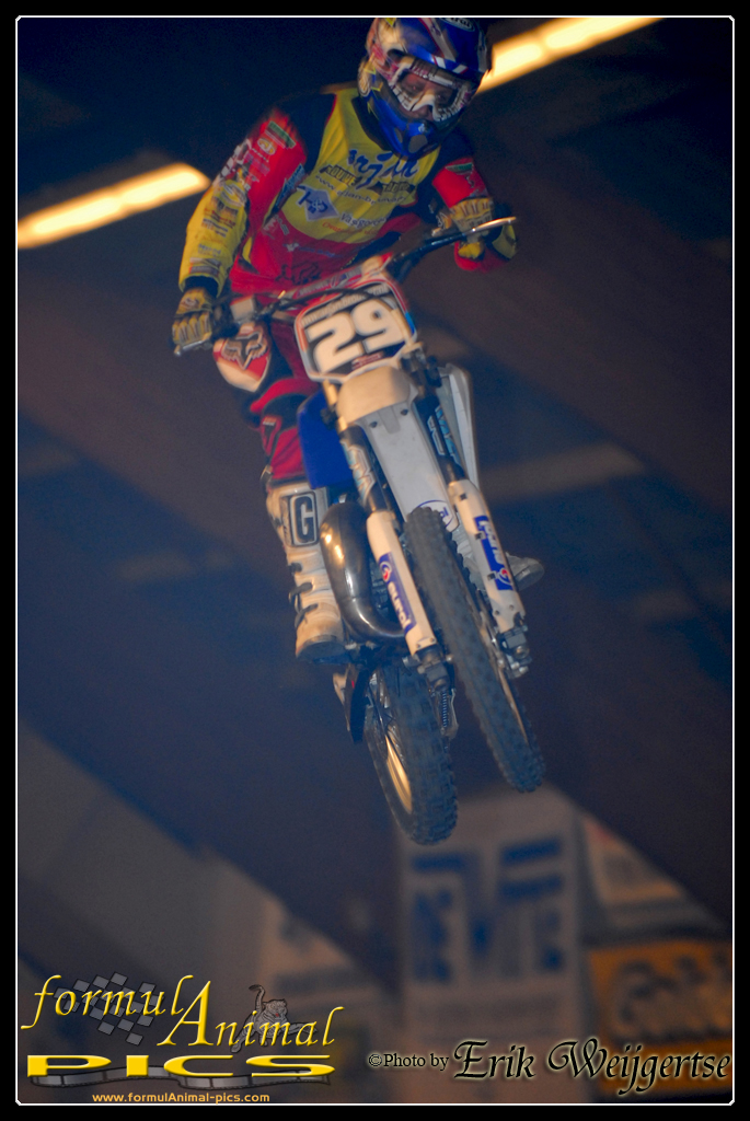 663x1001 pixels (495K)